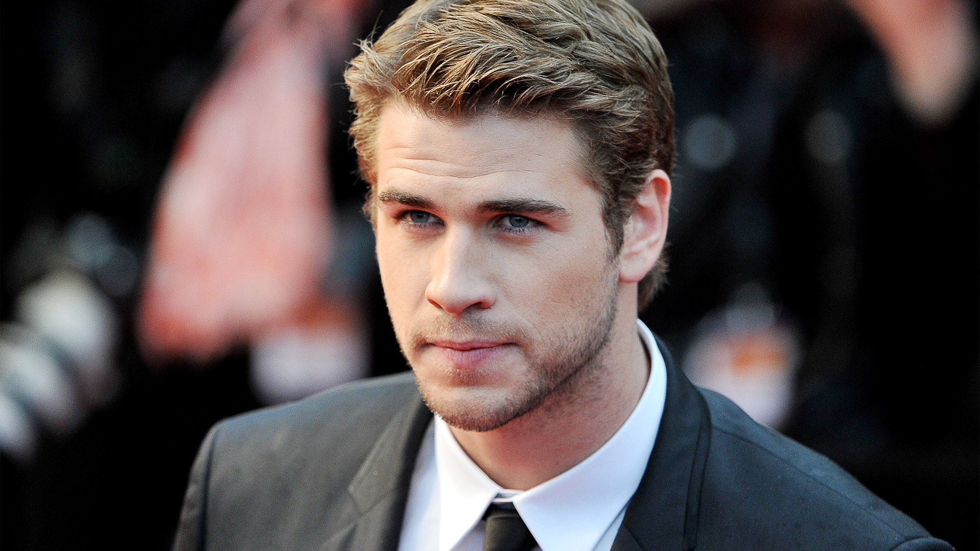 Liam Hemsworth Wallpapers