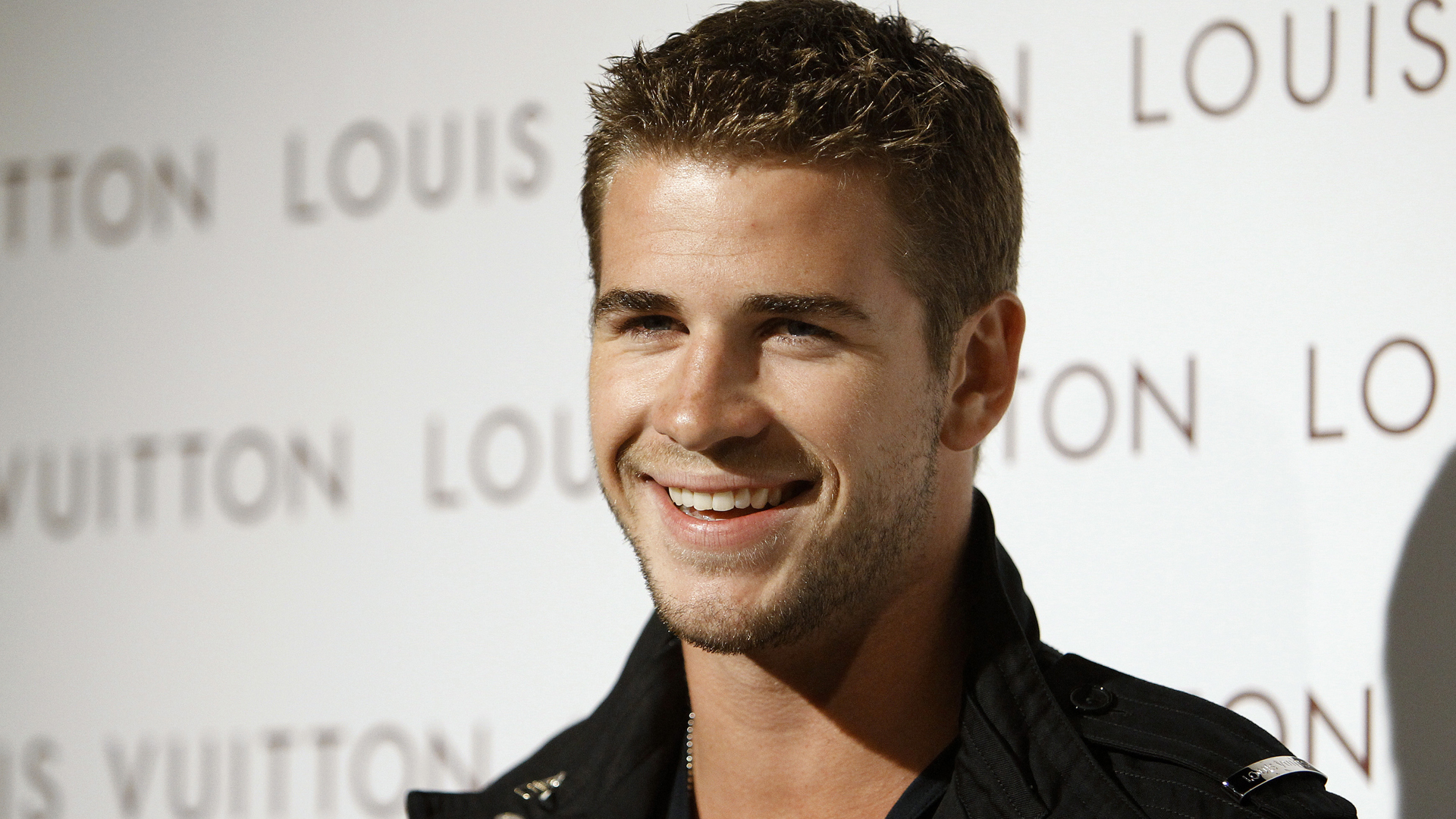 Liam Hemsworth Wallpapers