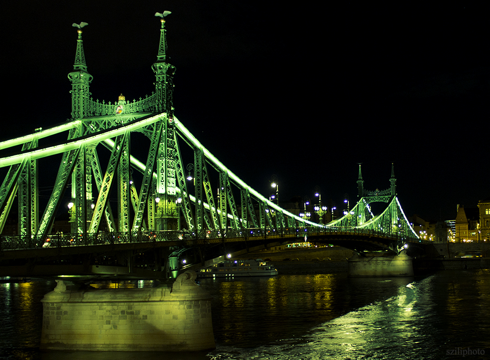 Liberty Bridge, Budapest Wallpapers