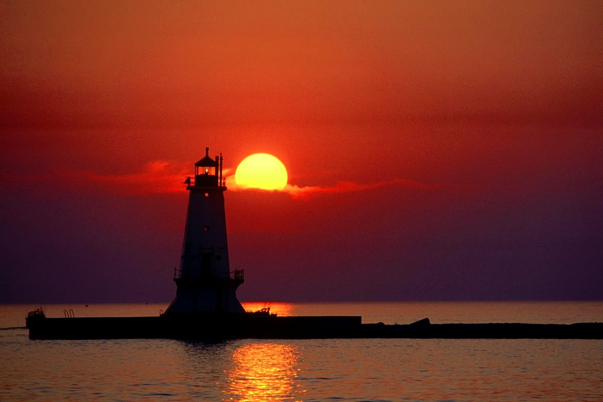 Lighthouse At Sunsrise Wallpapers