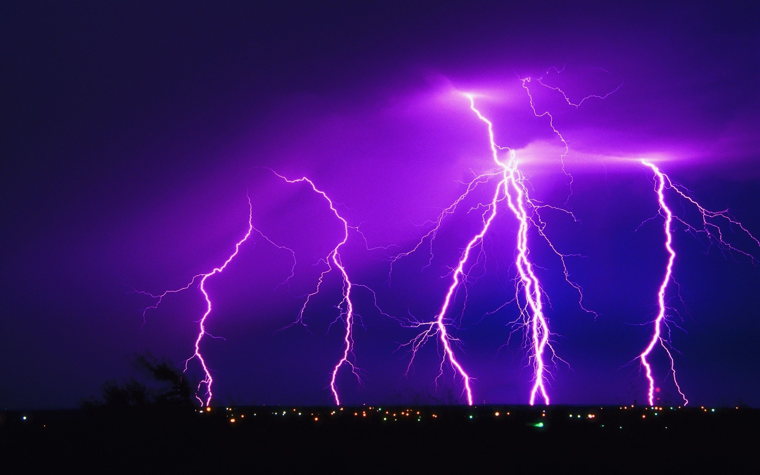 Lightning Bolt Screensaver Wallpapers