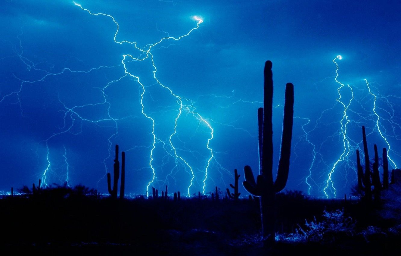 Lightning Desert Wallpapers