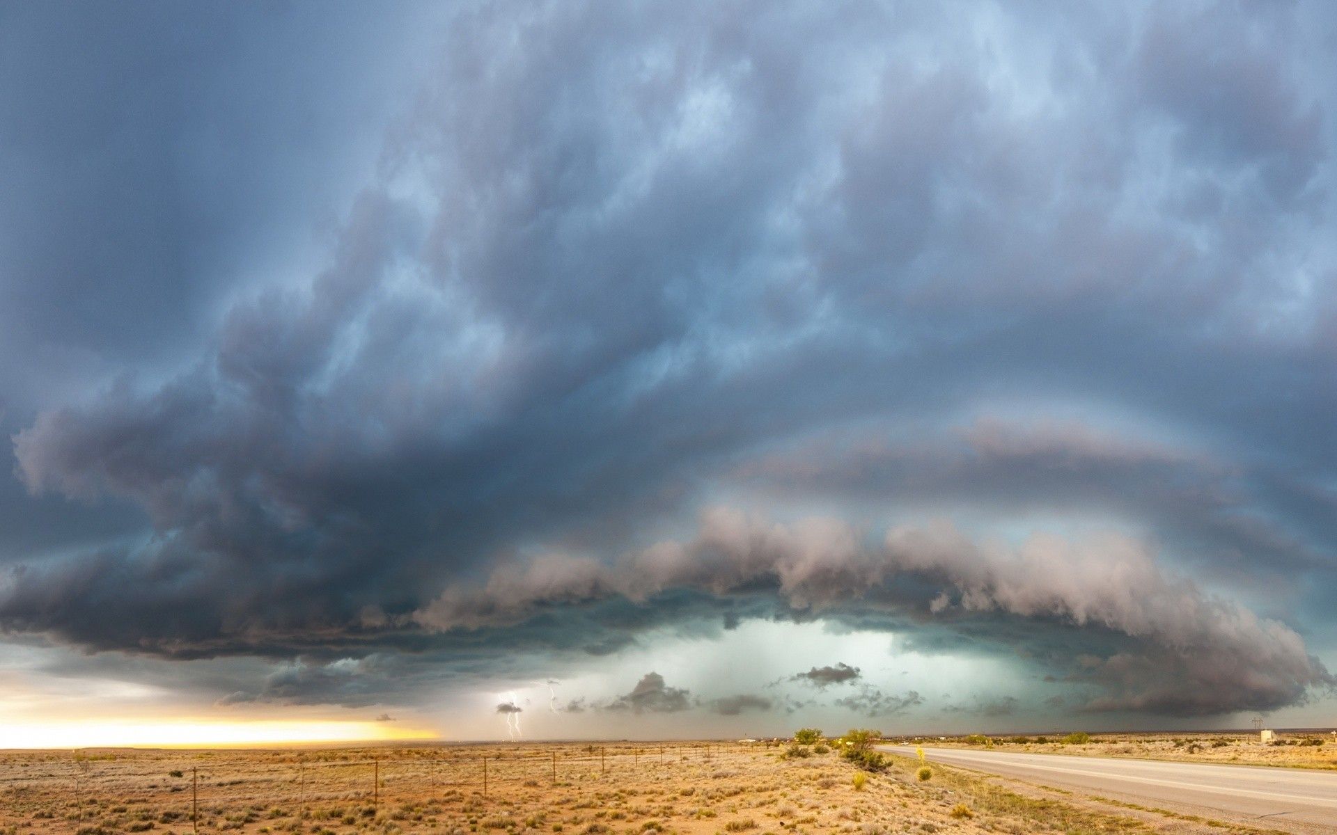 Lightning Desert Wallpapers