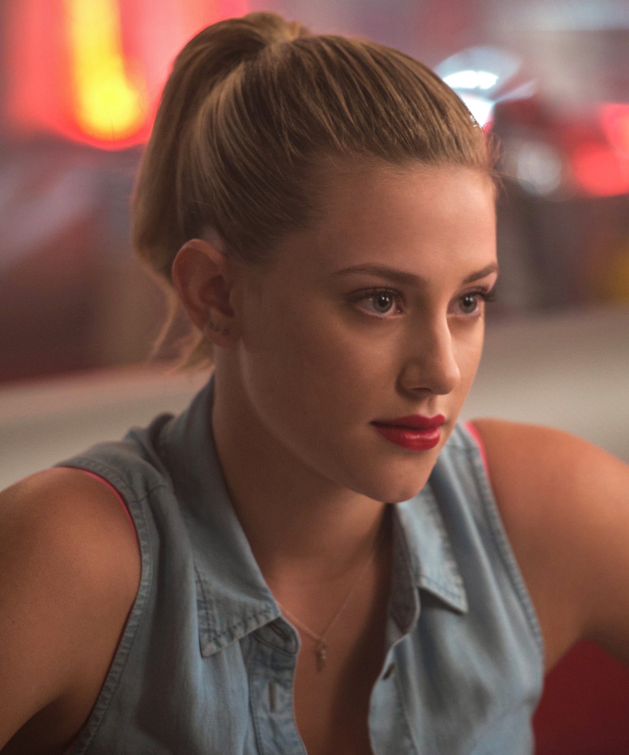 Lili Reinhart Cute Wallpapers