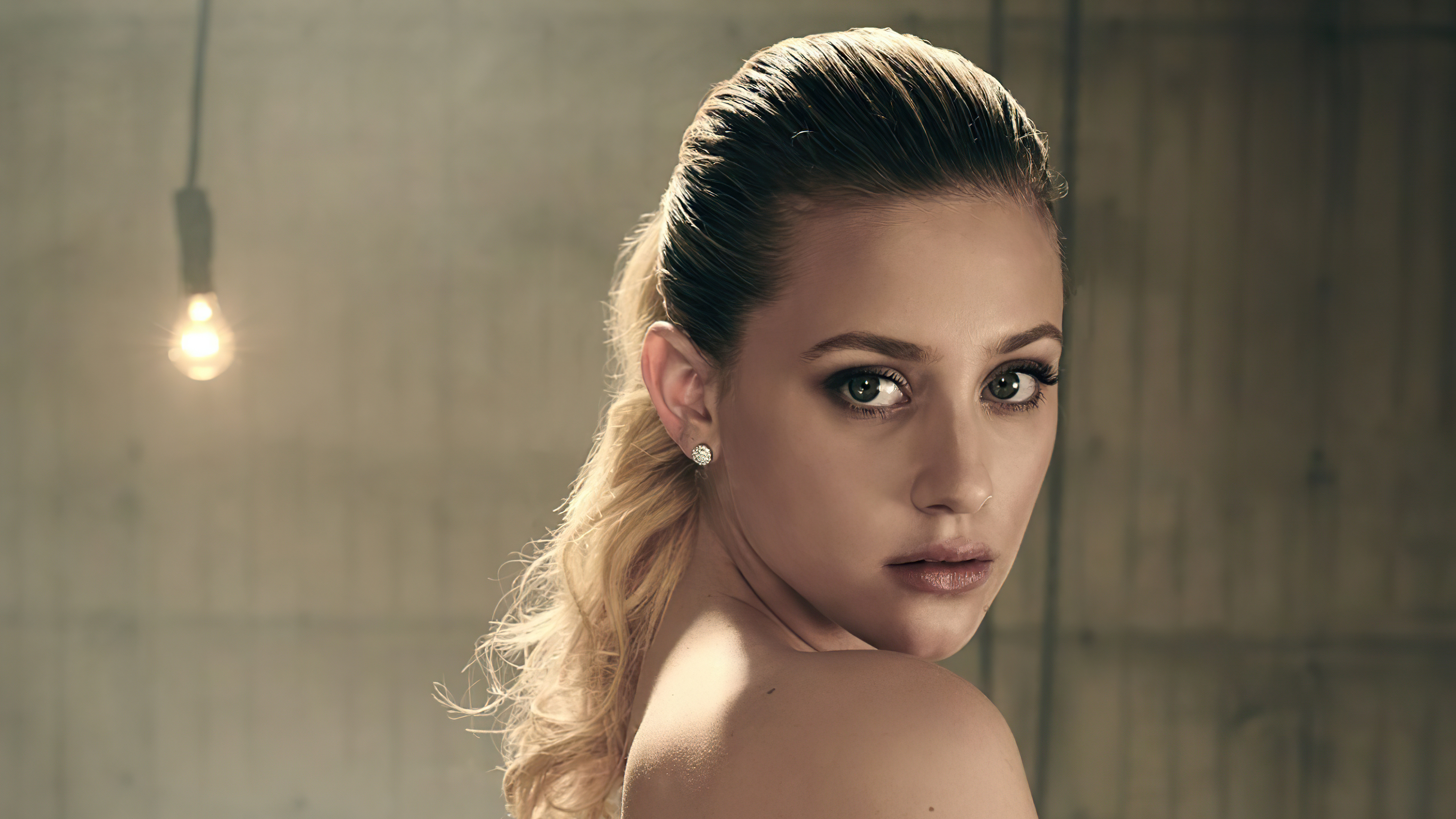 Lili Reinhart New Wallpapers