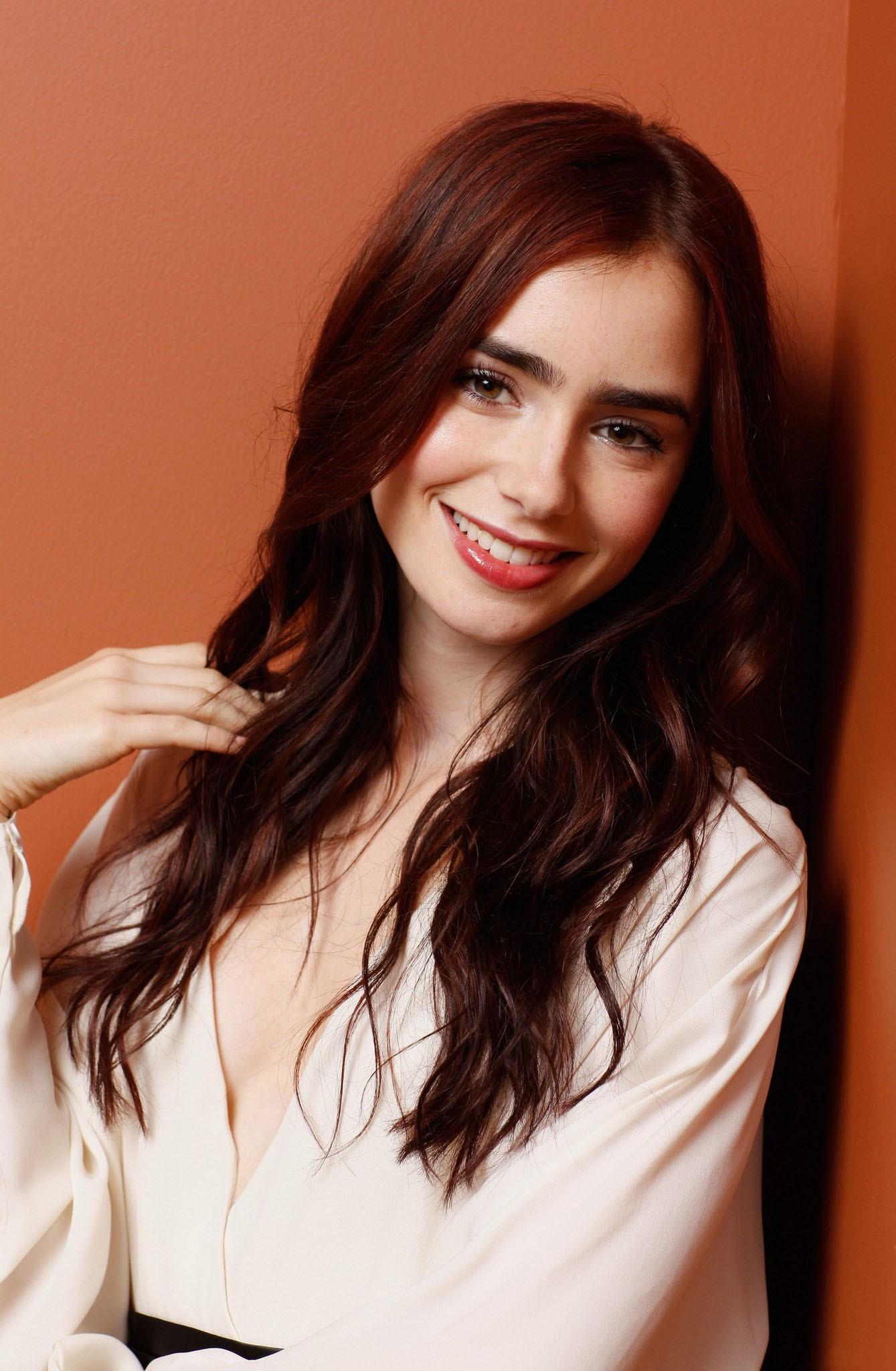 Lily Collins 2017 Wallpapers