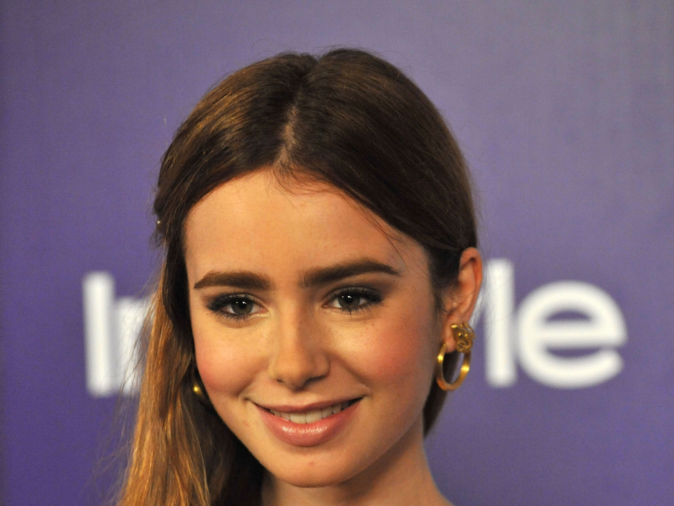 Lily Collins 2019 Wallpapers