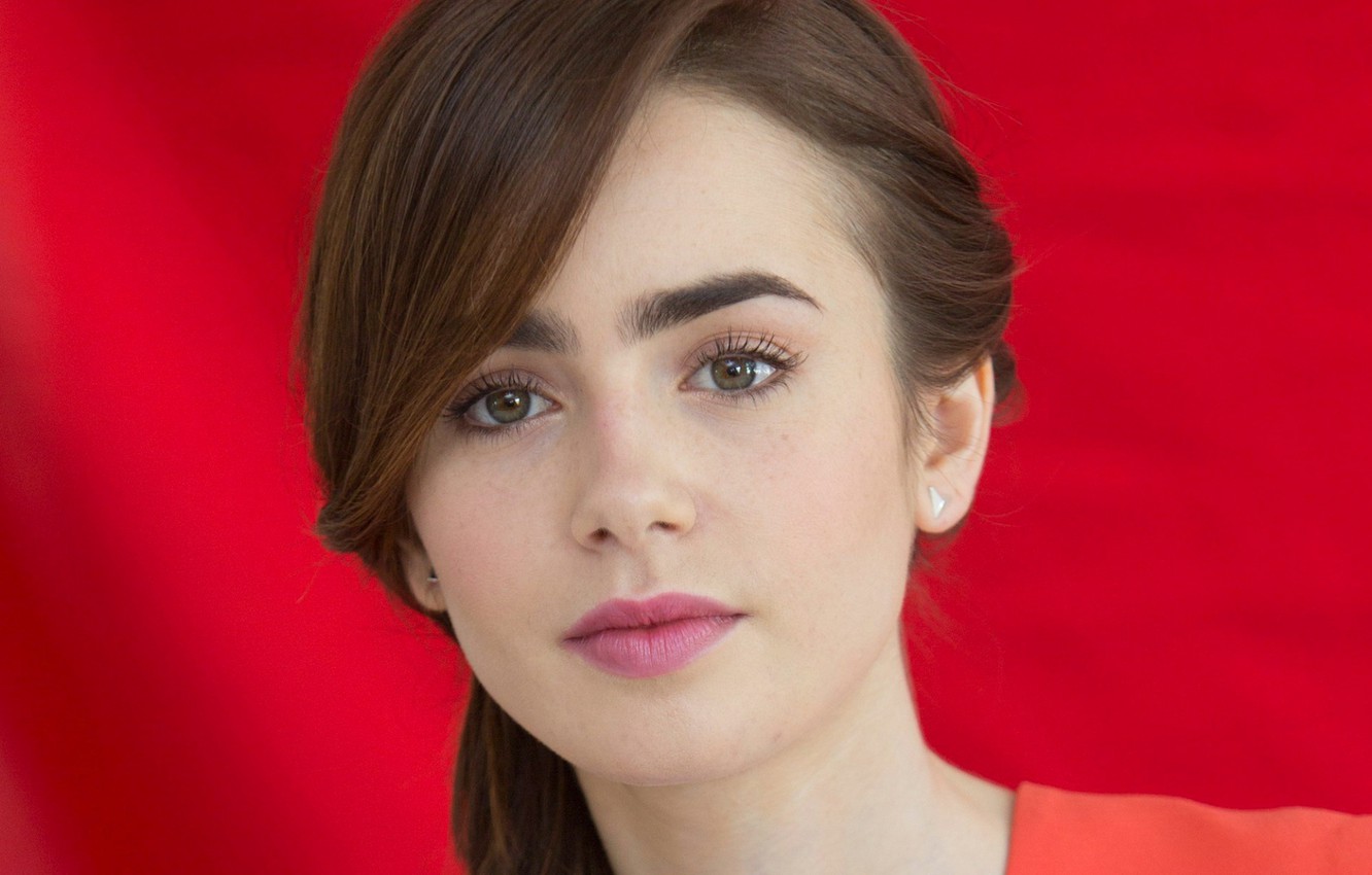 Lily Collins Actress Wallpapers