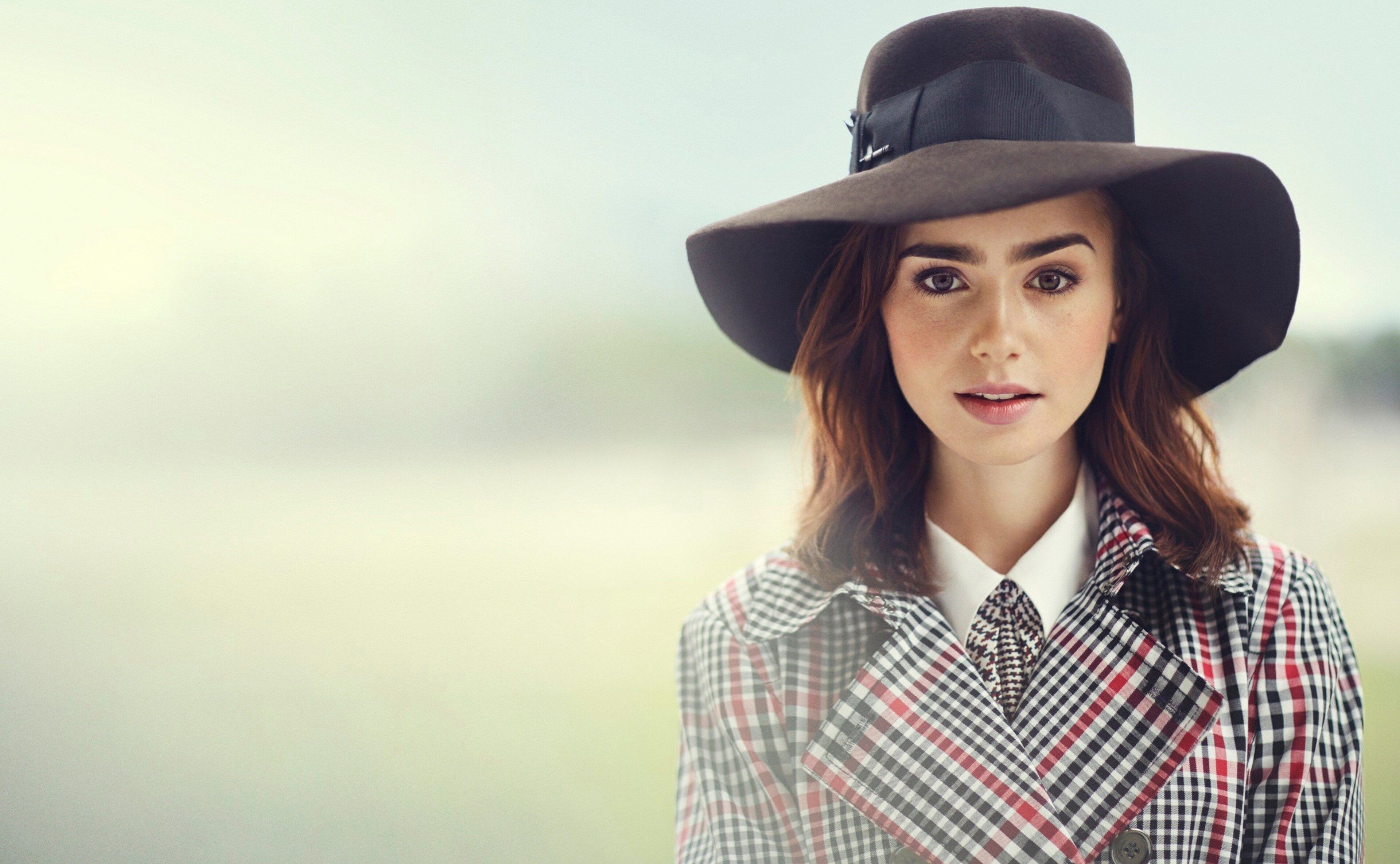 Lily Collins Cute British Actress Wallpapers