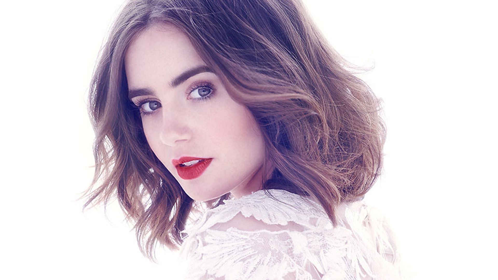 Lily Collins Cute British Wallpapers