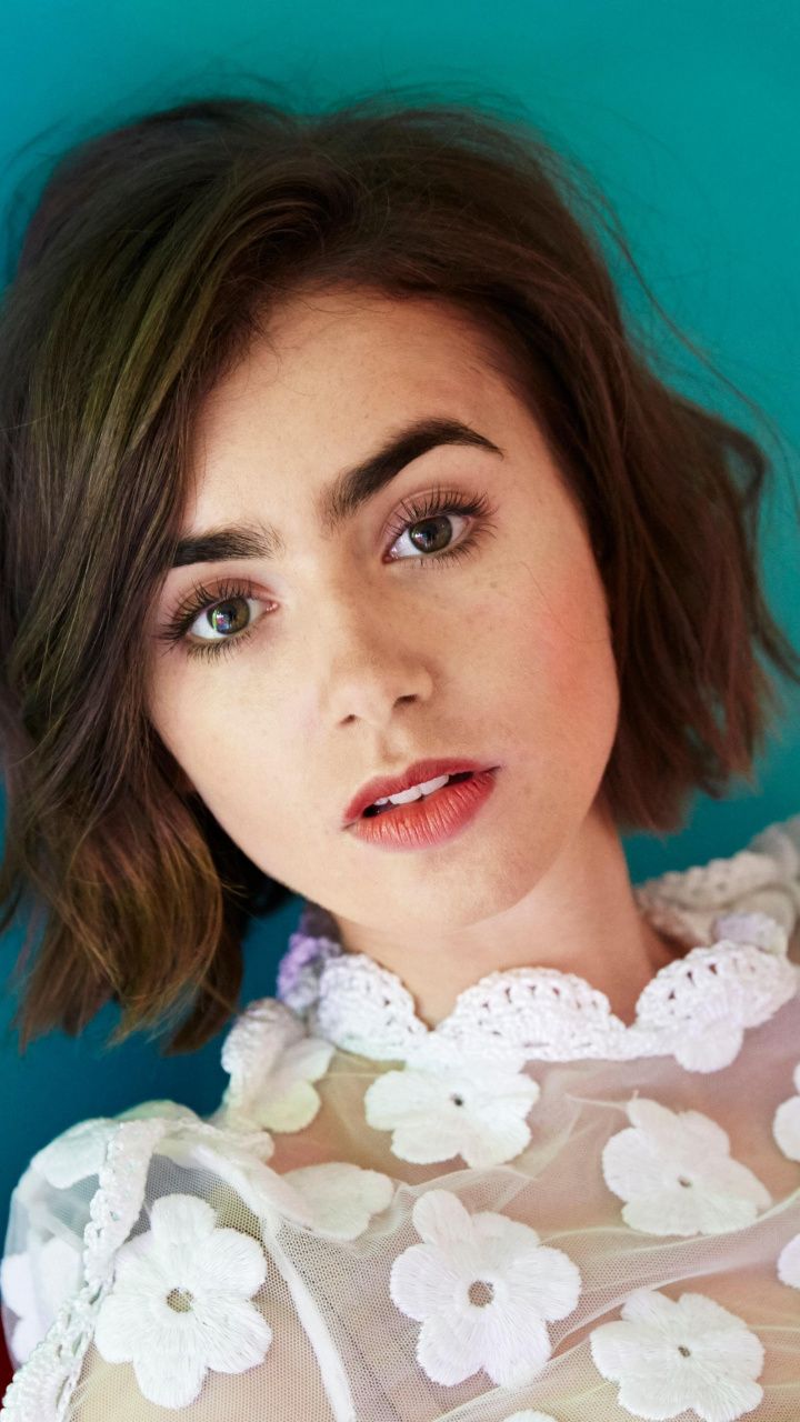 Lily Collins Cute British Wallpapers