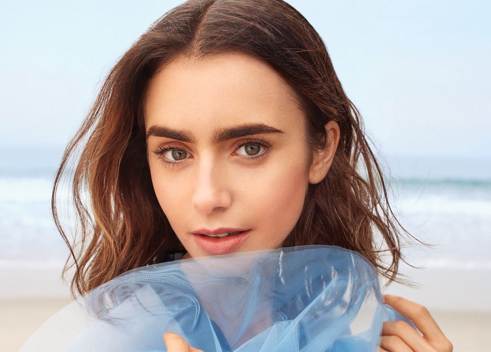 Lily Collins Cute British Wallpapers