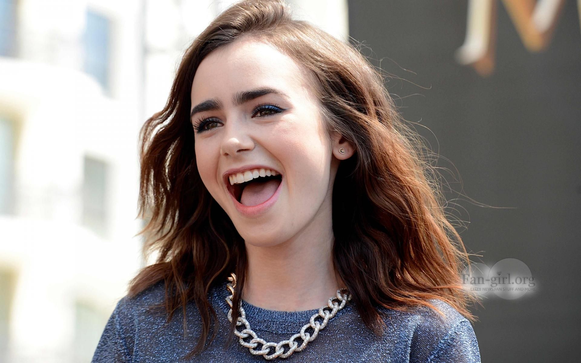 Lily Collins Cute British Wallpapers