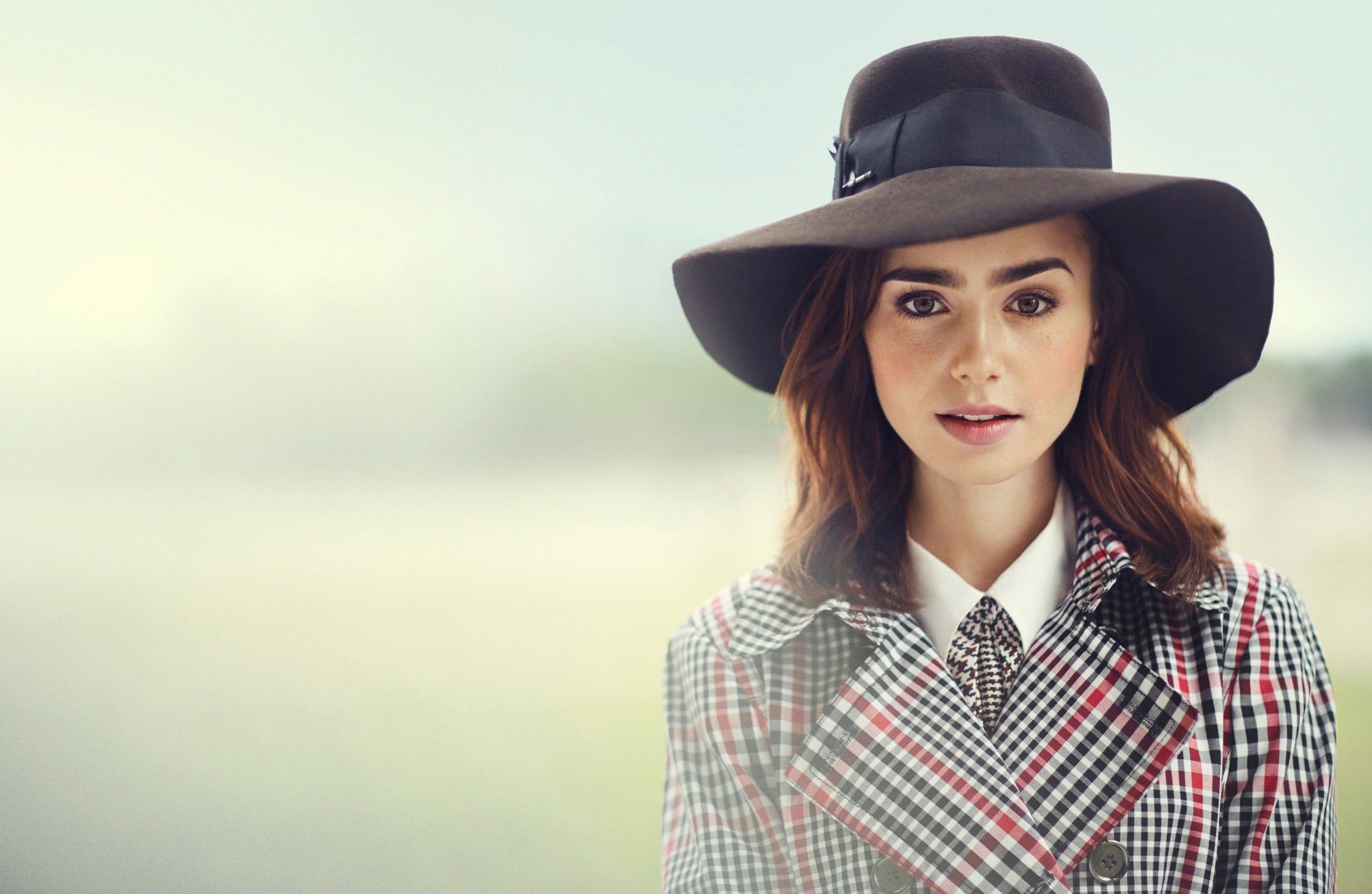 Lily Collins Cute British Wallpapers