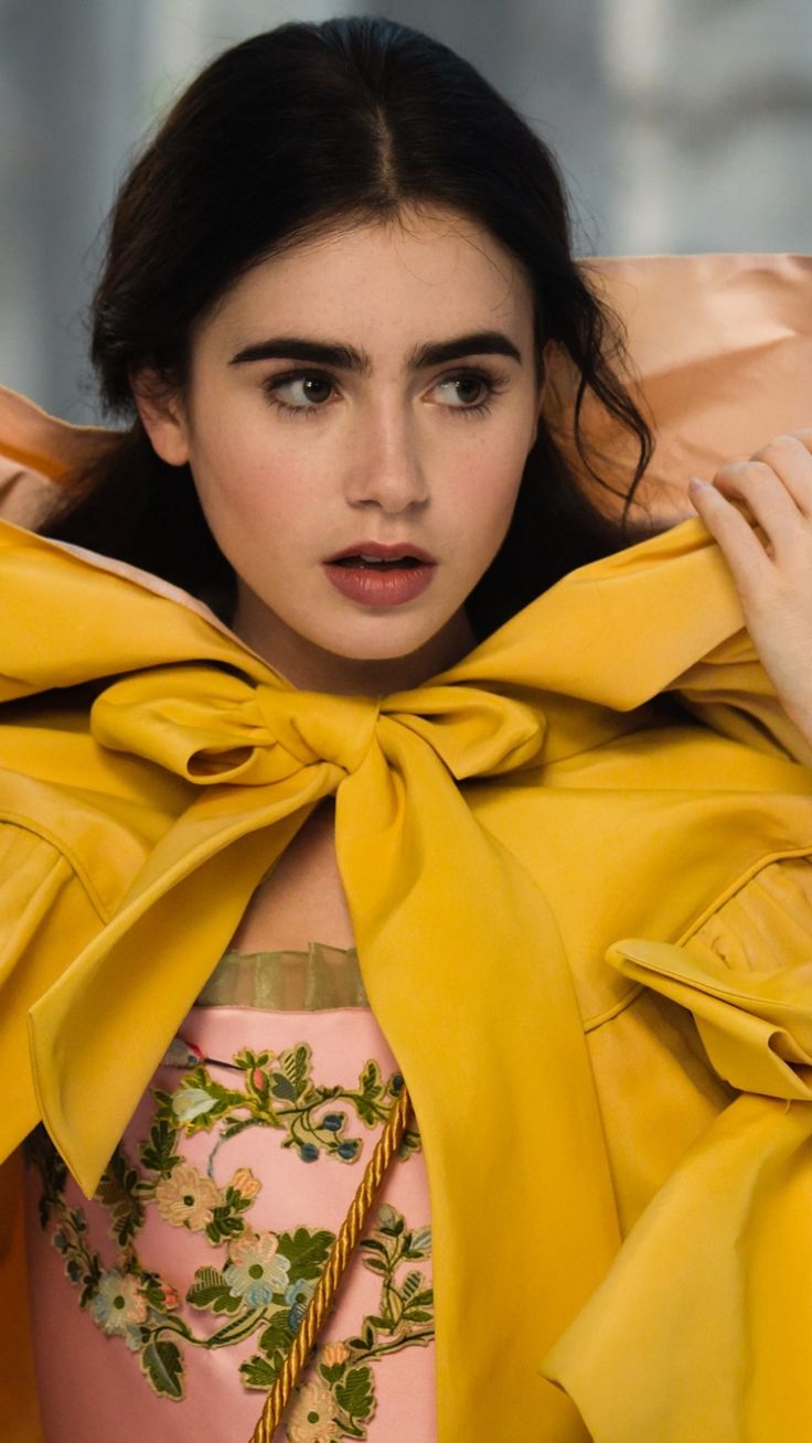 Lily Collins Cute British Wallpapers