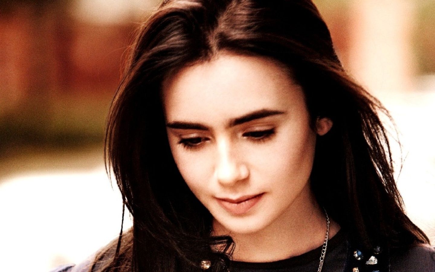 Lily Collins Cute British Wallpapers