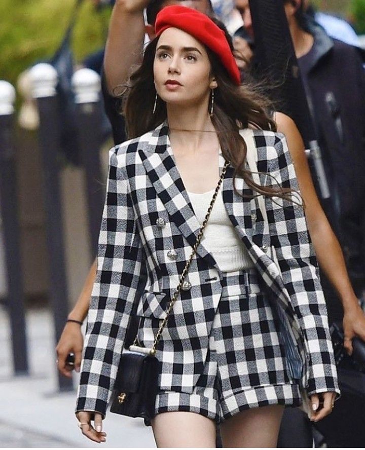 Lily Collins Emily In Paris Hd Wallpapers