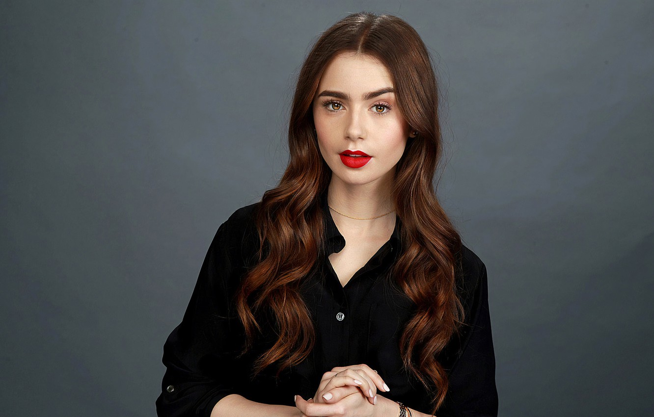 Lily Collins Gorgeous Wallpapers