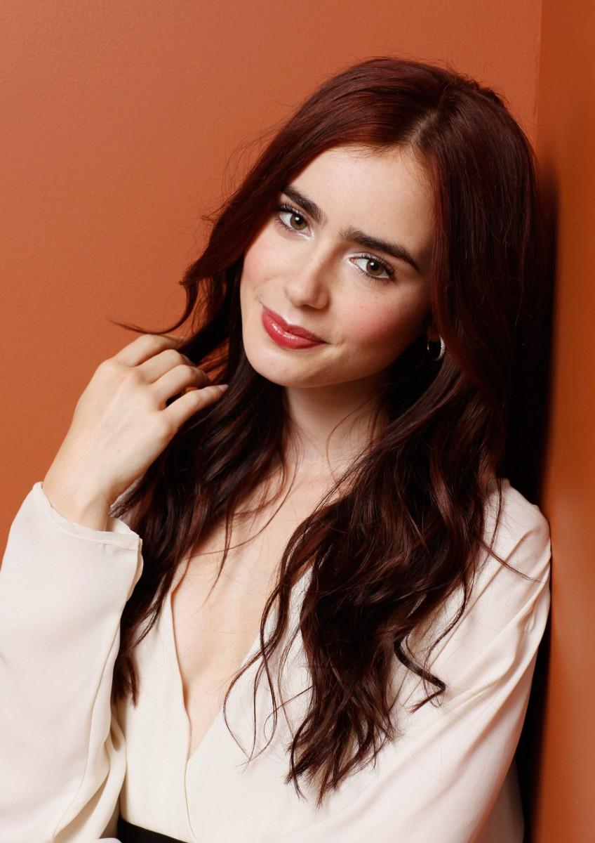 Lily Collins Red HD Wallpapers