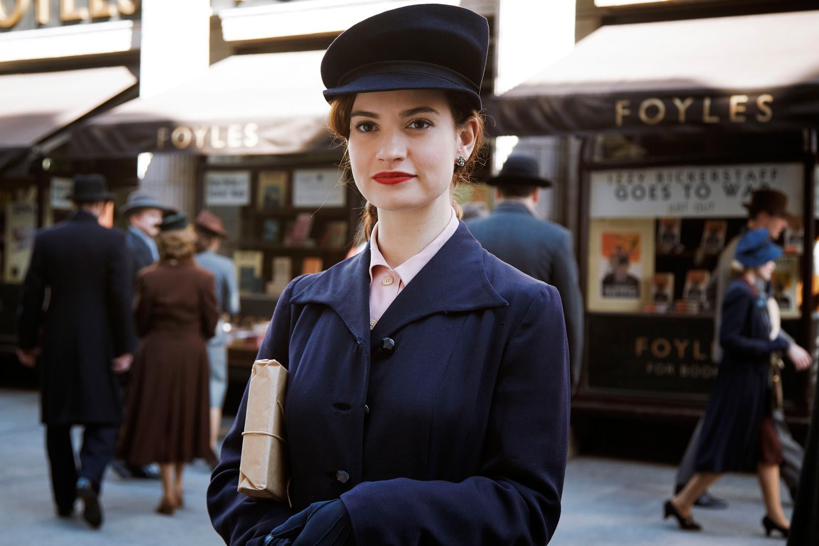 Lily James In The Guernsey Literary And Potato Peel Pie Society Wallpapers