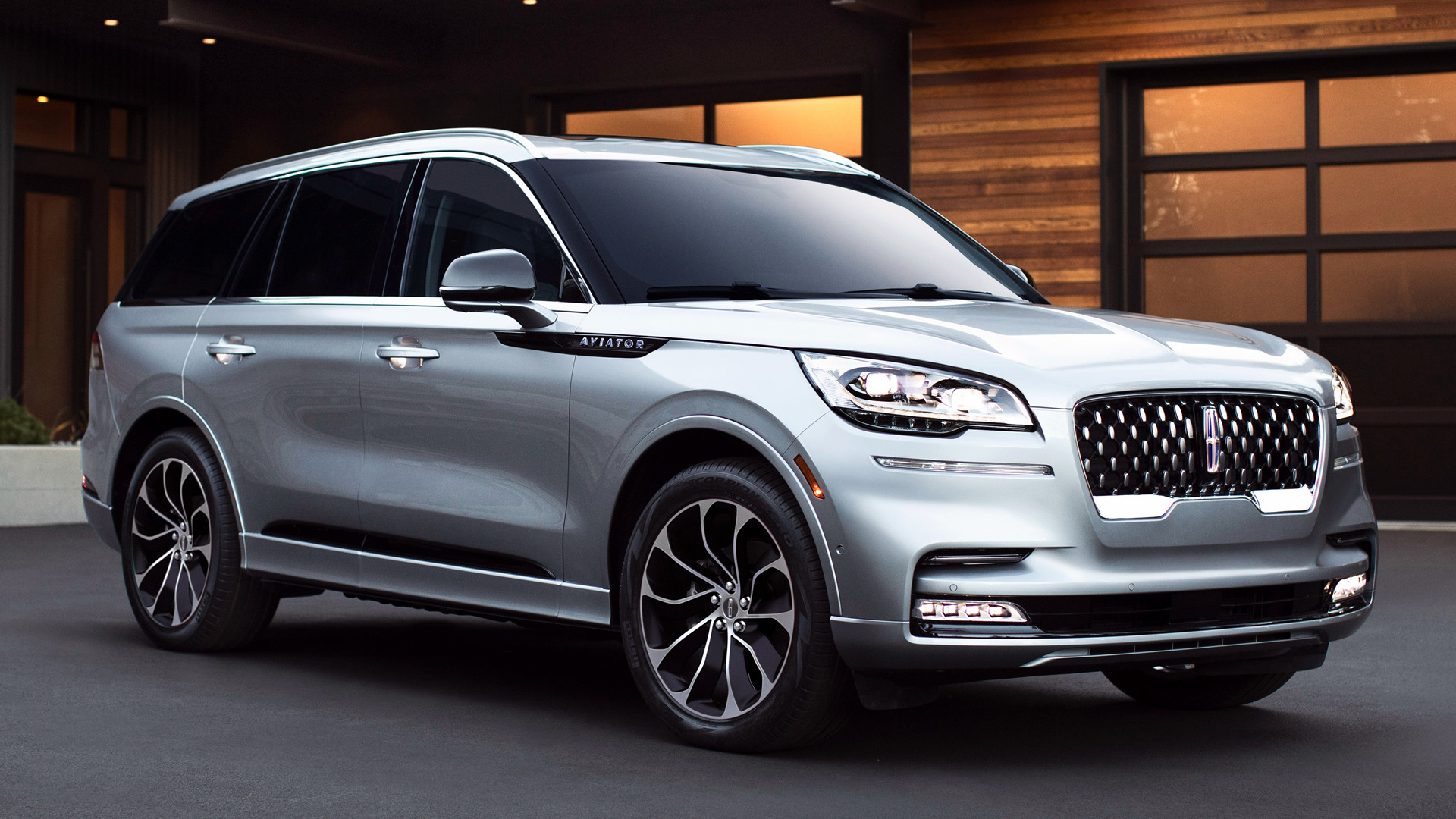 Lincoln Aviator Grand Touring Wallpapers