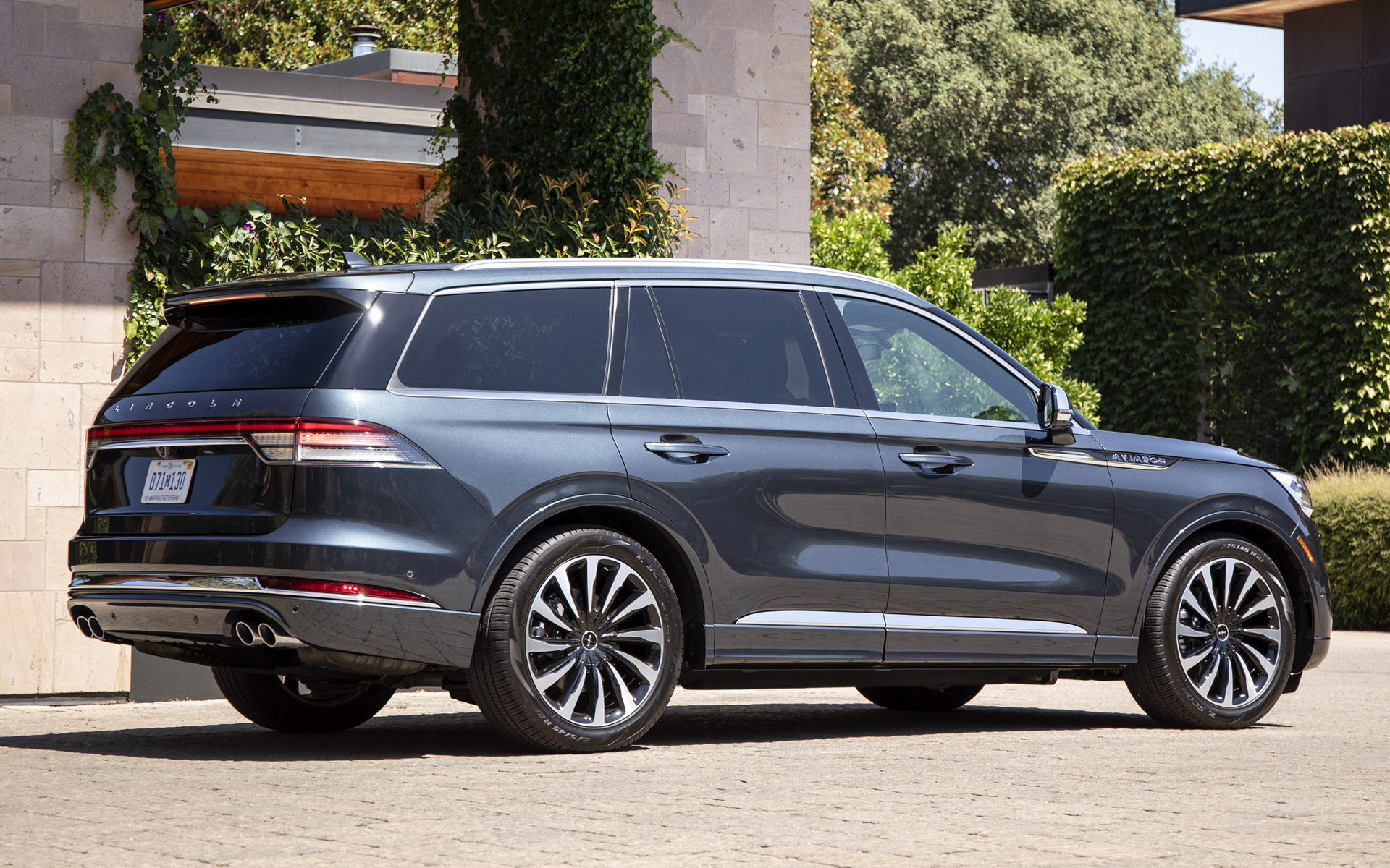 Lincoln Aviator Grand Touring Wallpapers