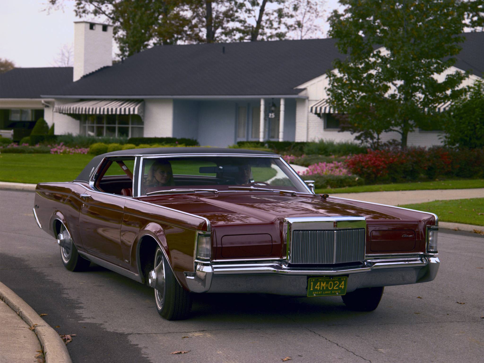 Lincoln Continental Mark V Wallpapers