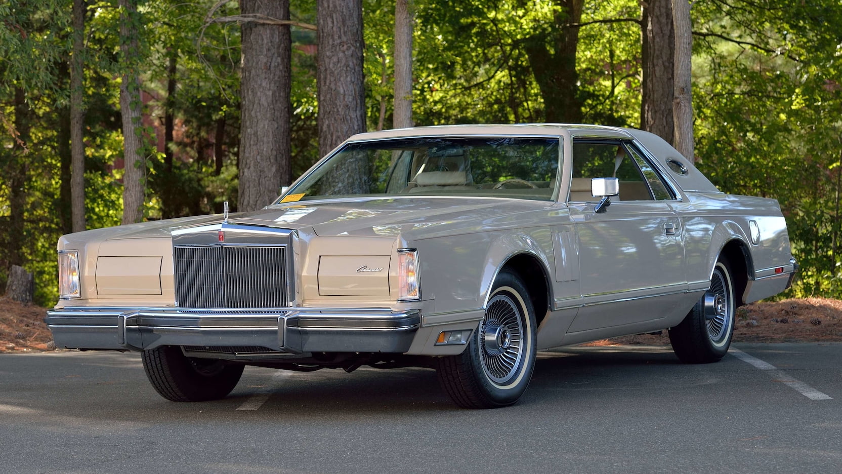 Lincoln Continental Mark V Wallpapers