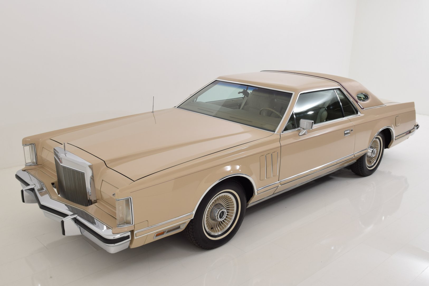 Lincoln Continental Mark V Wallpapers