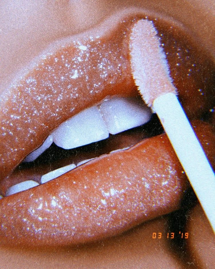 Lip Gloss Aesthetic Wallpapers