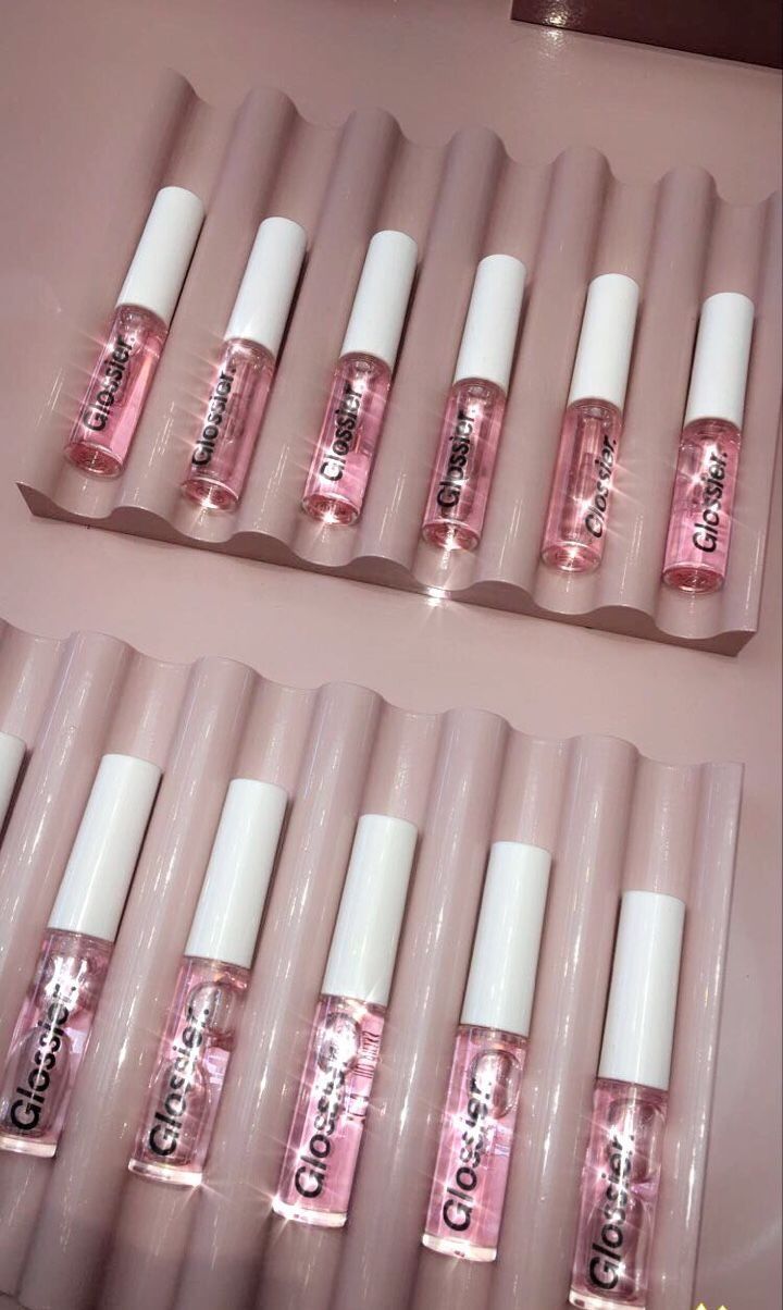 Lip Gloss Aesthetic Wallpapers