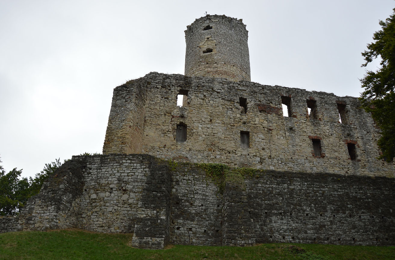 Lipowiec Castle Wallpapers