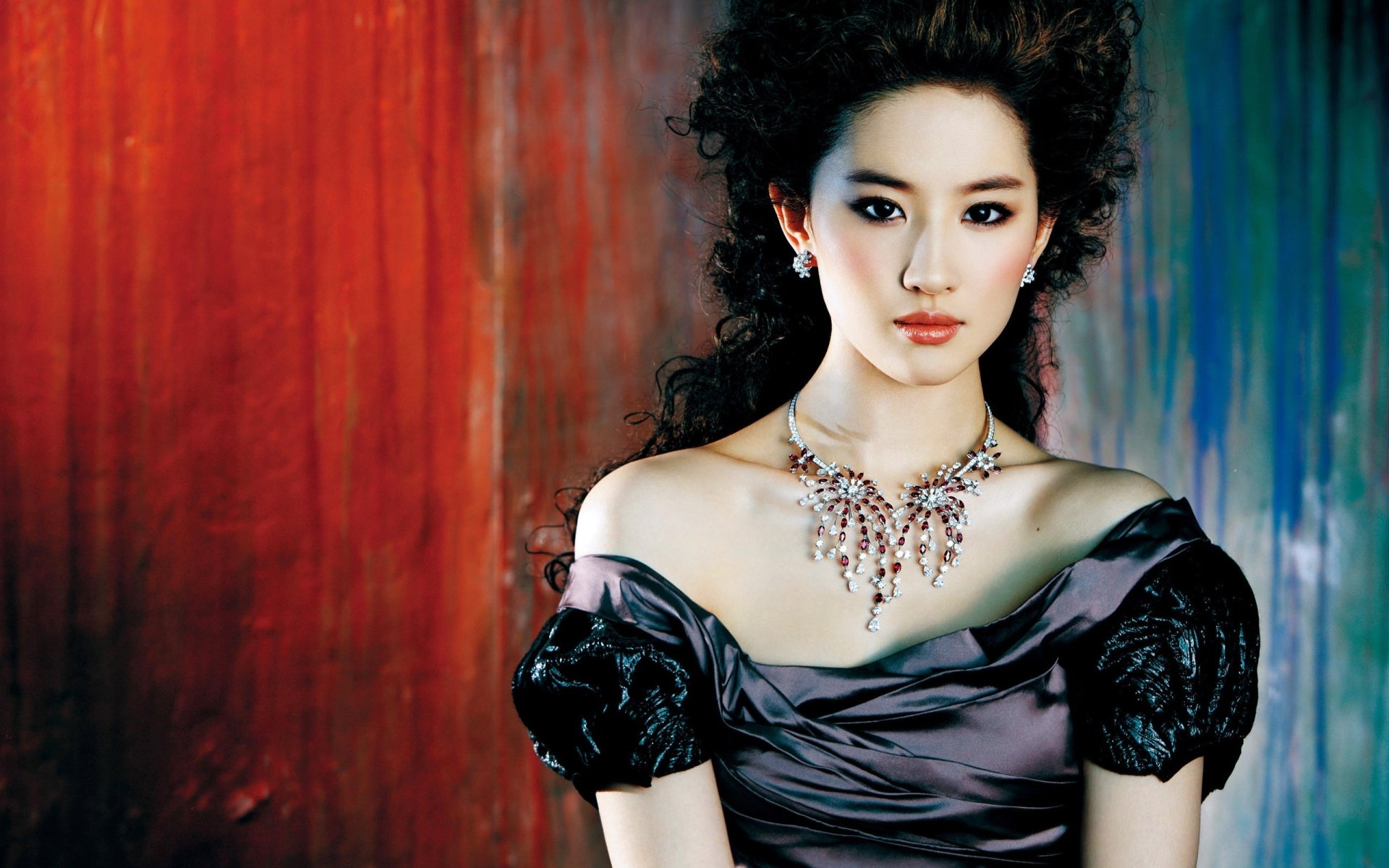 Liu Yifei As Hua Mulan Wallpapers