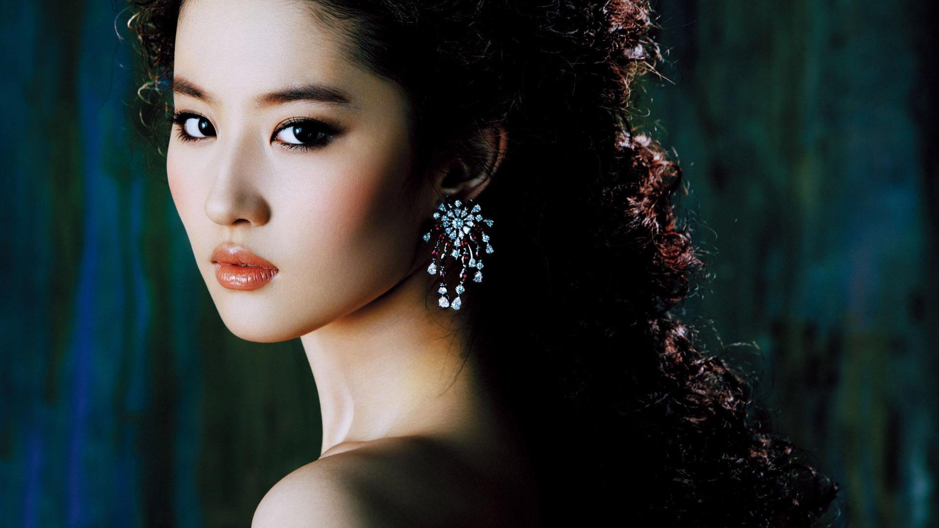 Liu Yifei for Harpers Bazaar China Wallpapers