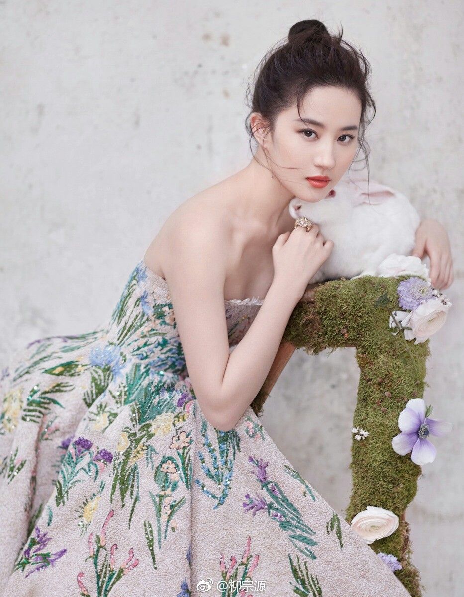 Liu Yifei for Harpers Bazaar China Wallpapers