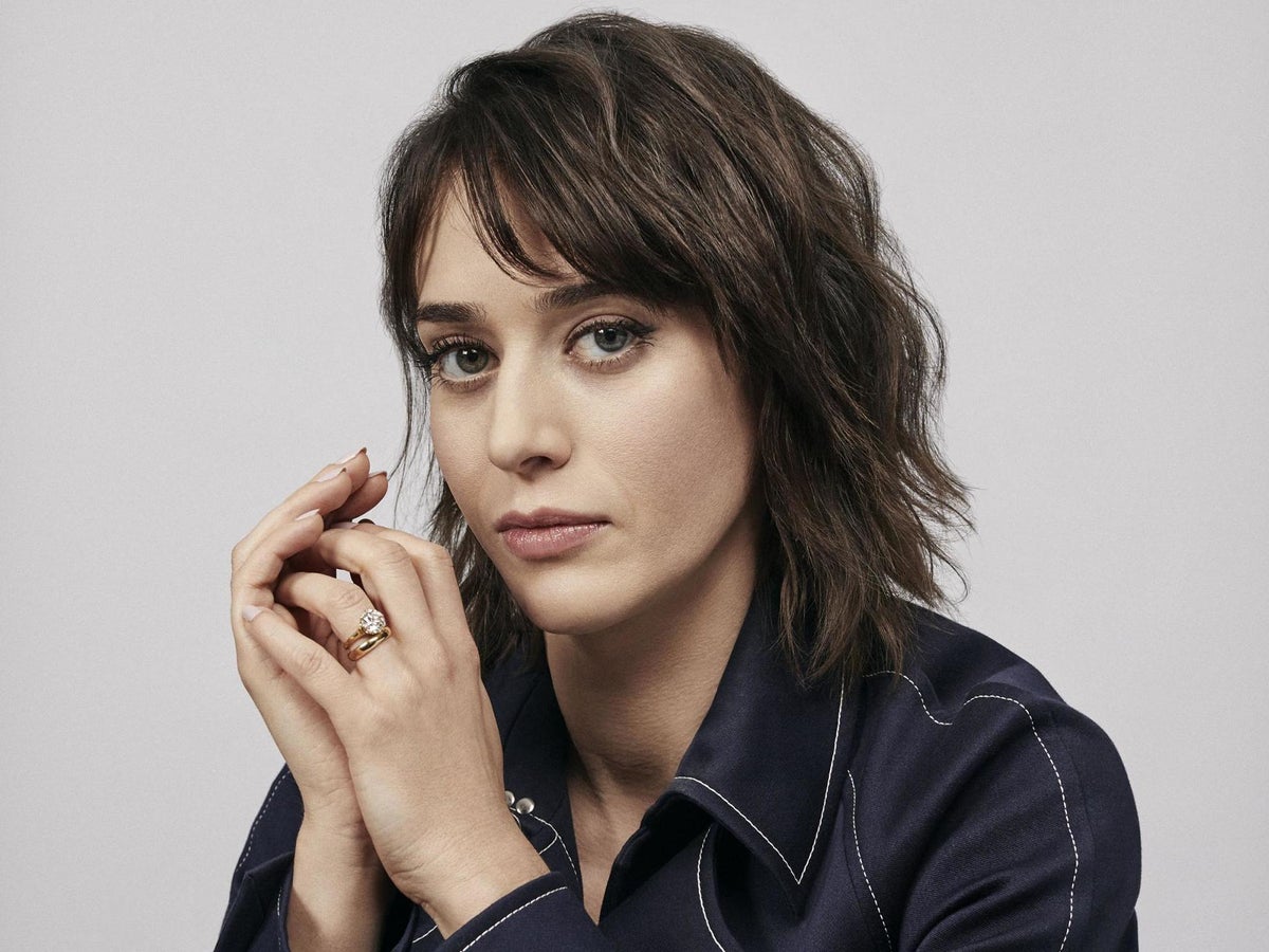 Lizzy Caplan Castle Rock Wallpapers