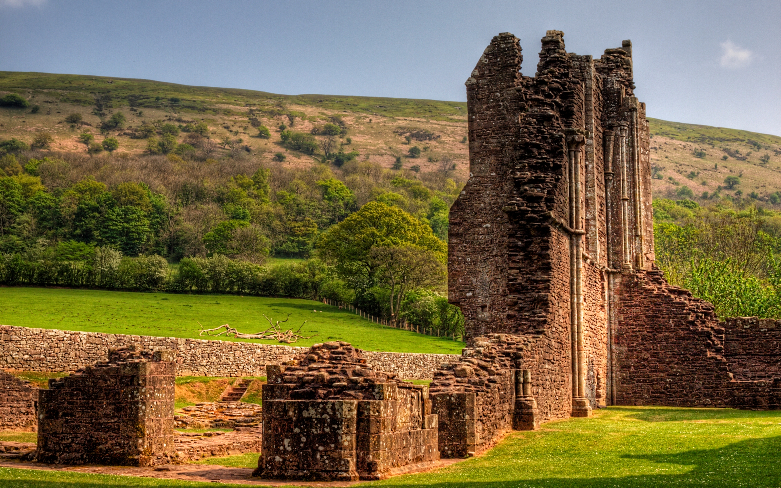 Llanthony Priory Wallpapers