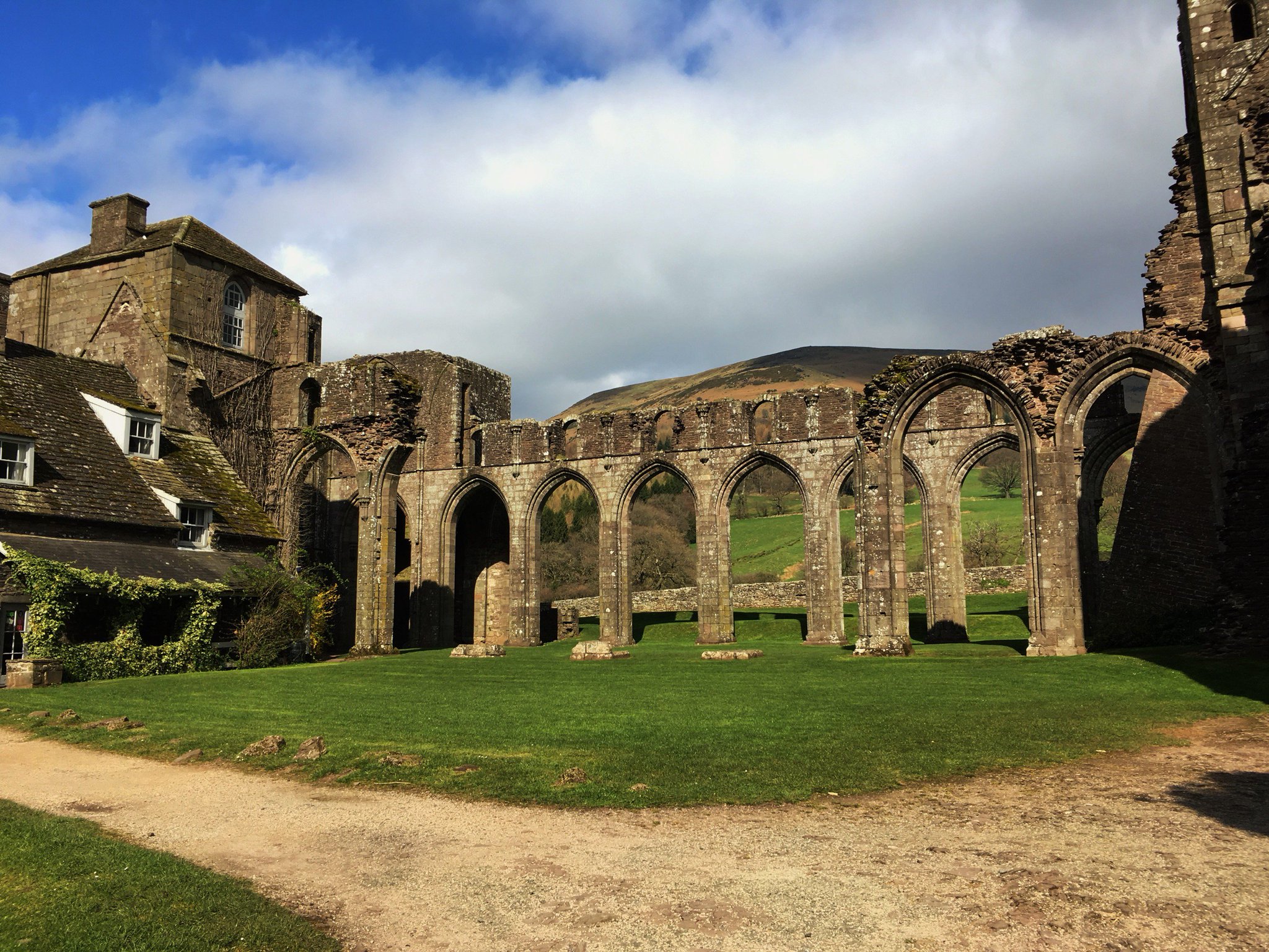 Llanthony Priory Wallpapers