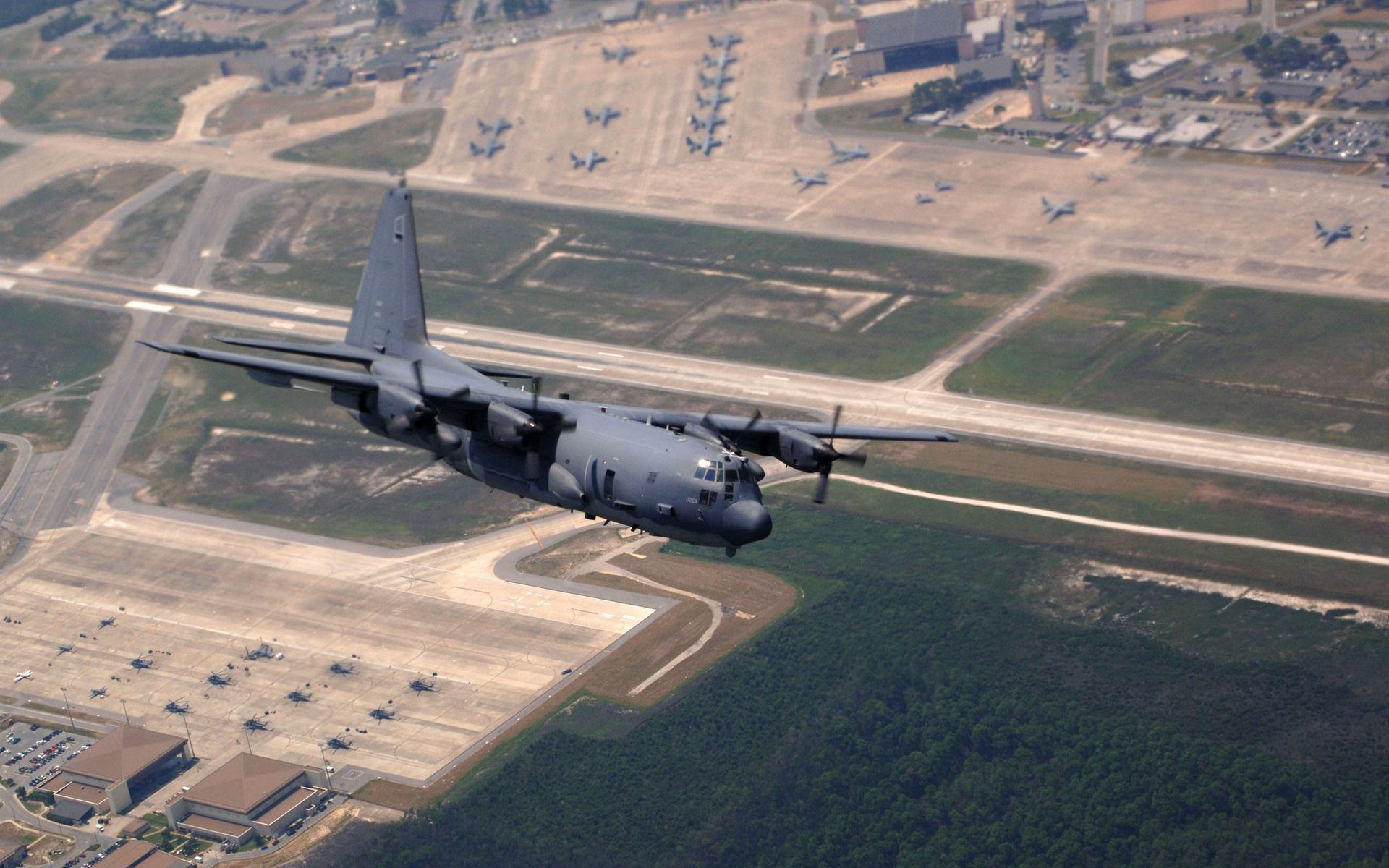 Lockheed Ac-130 Wallpapers