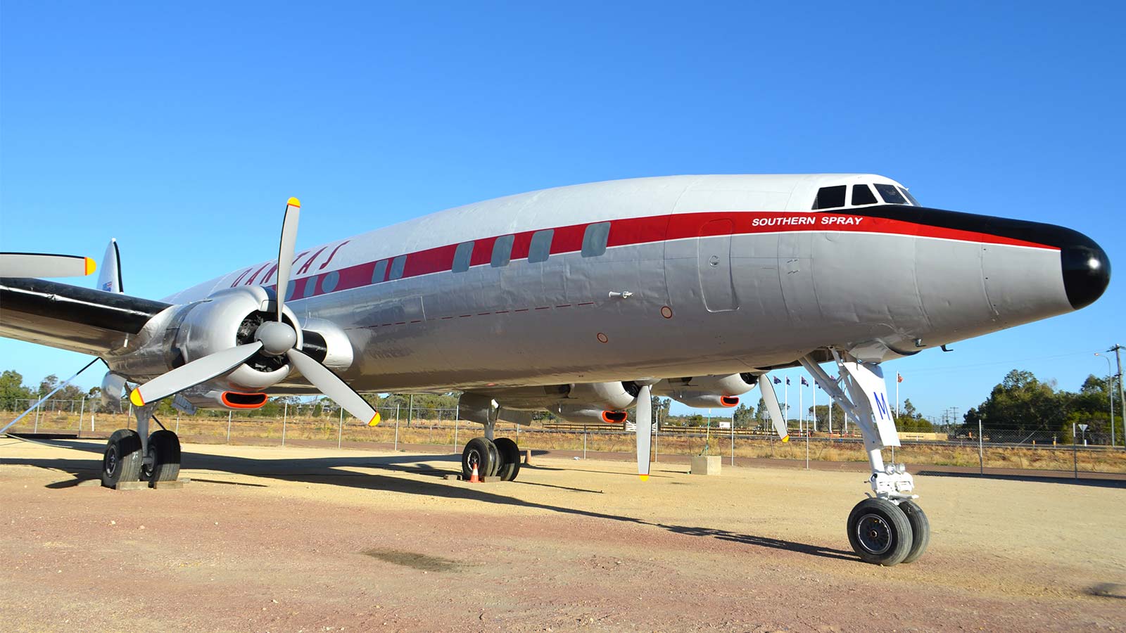 Lockheed Constellation Wallpapers