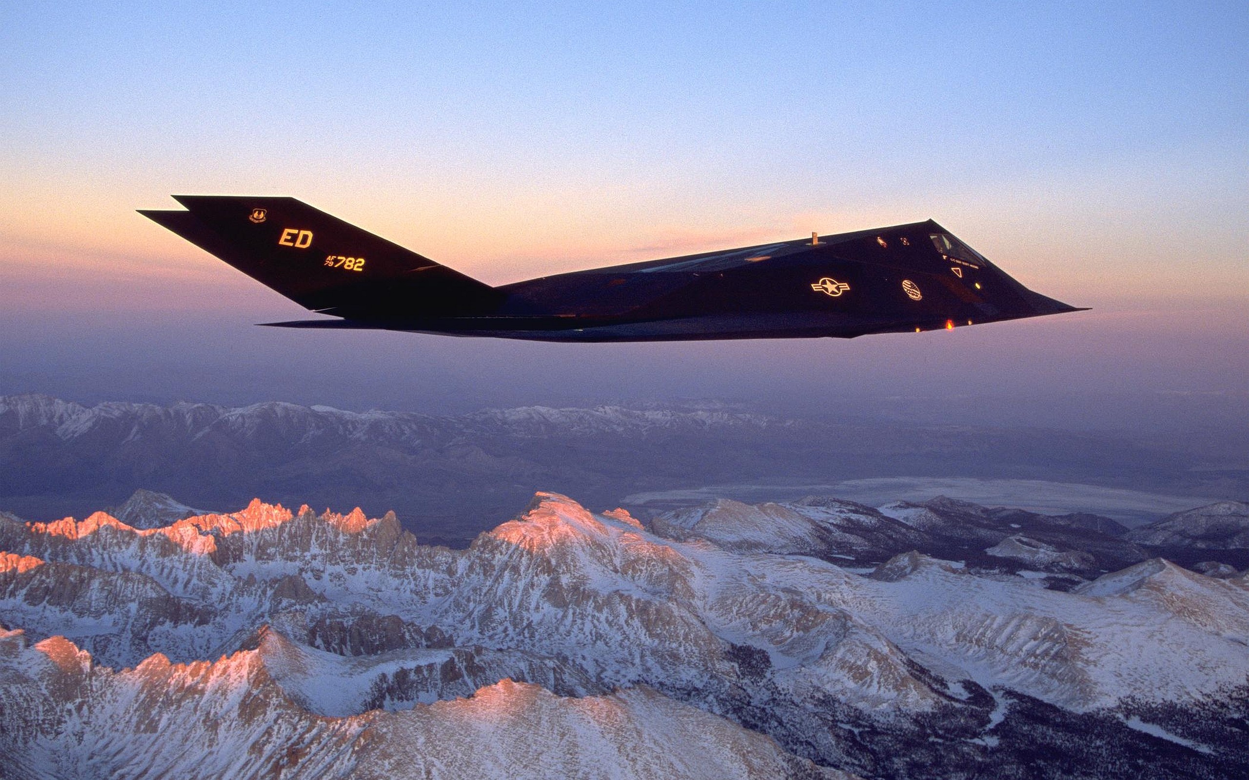 Lockheed F-117 Nighthawk Wallpapers