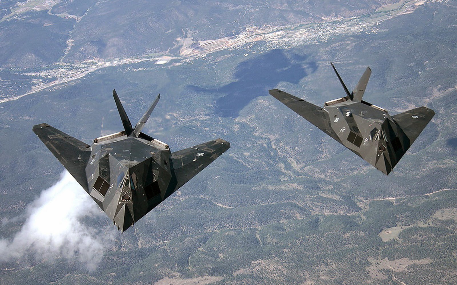 Lockheed F-117 Nighthawk Wallpapers