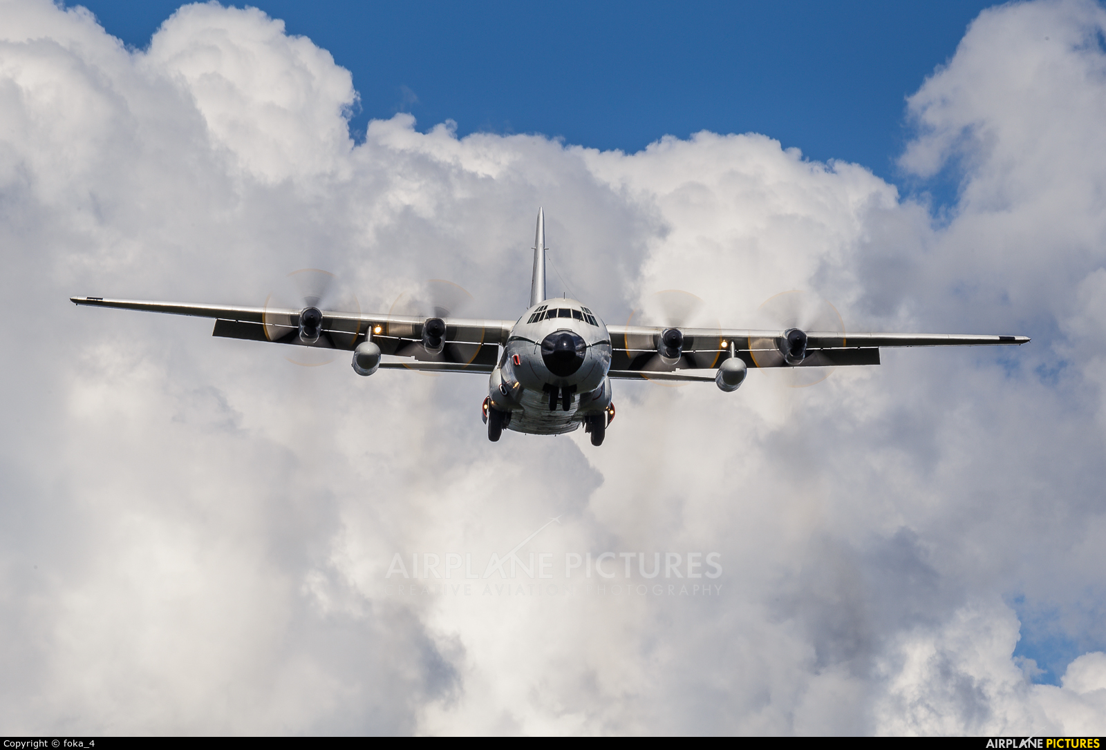 Lockheed L-100 Hercules Wallpapers