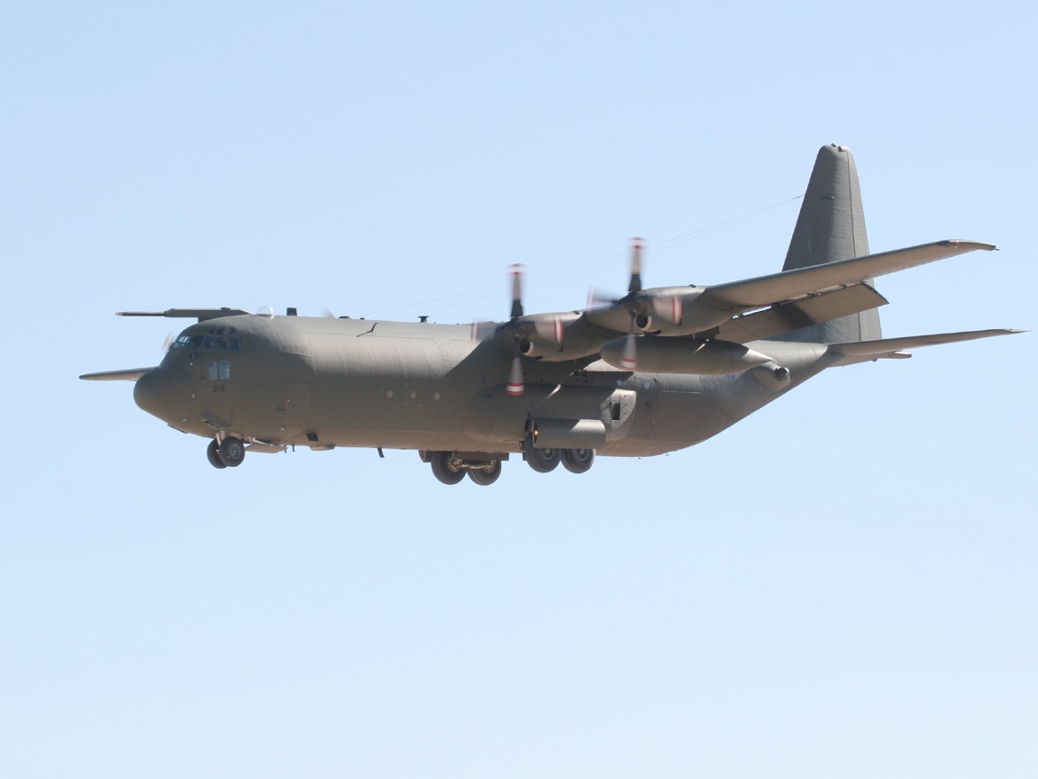 Lockheed L-100 Hercules Wallpapers