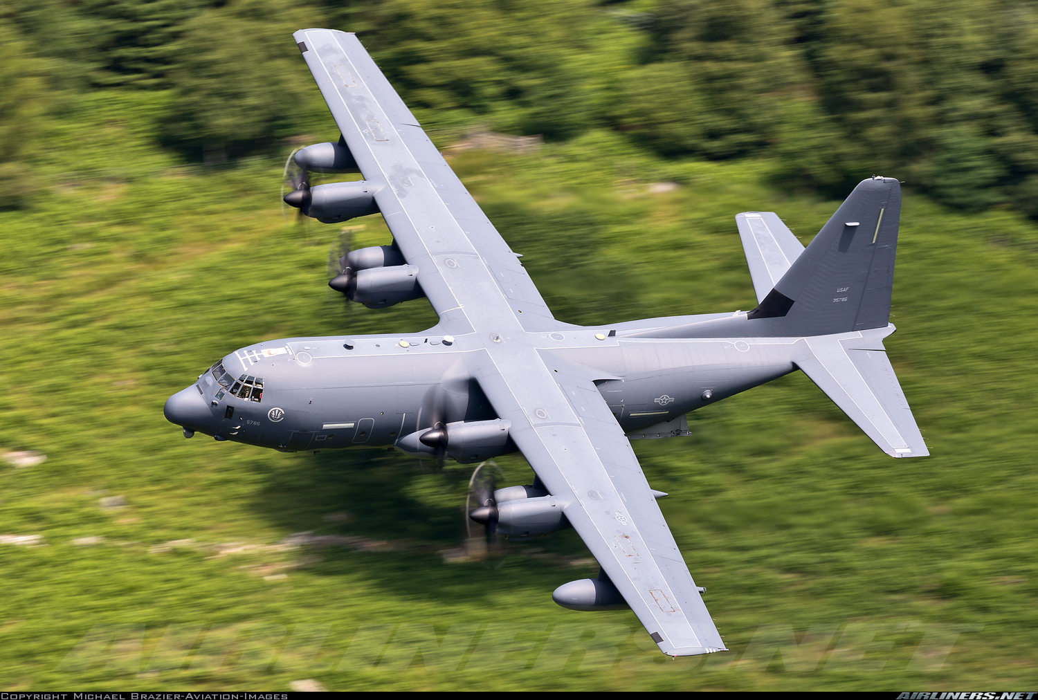 Lockheed Mc-130 Wallpapers