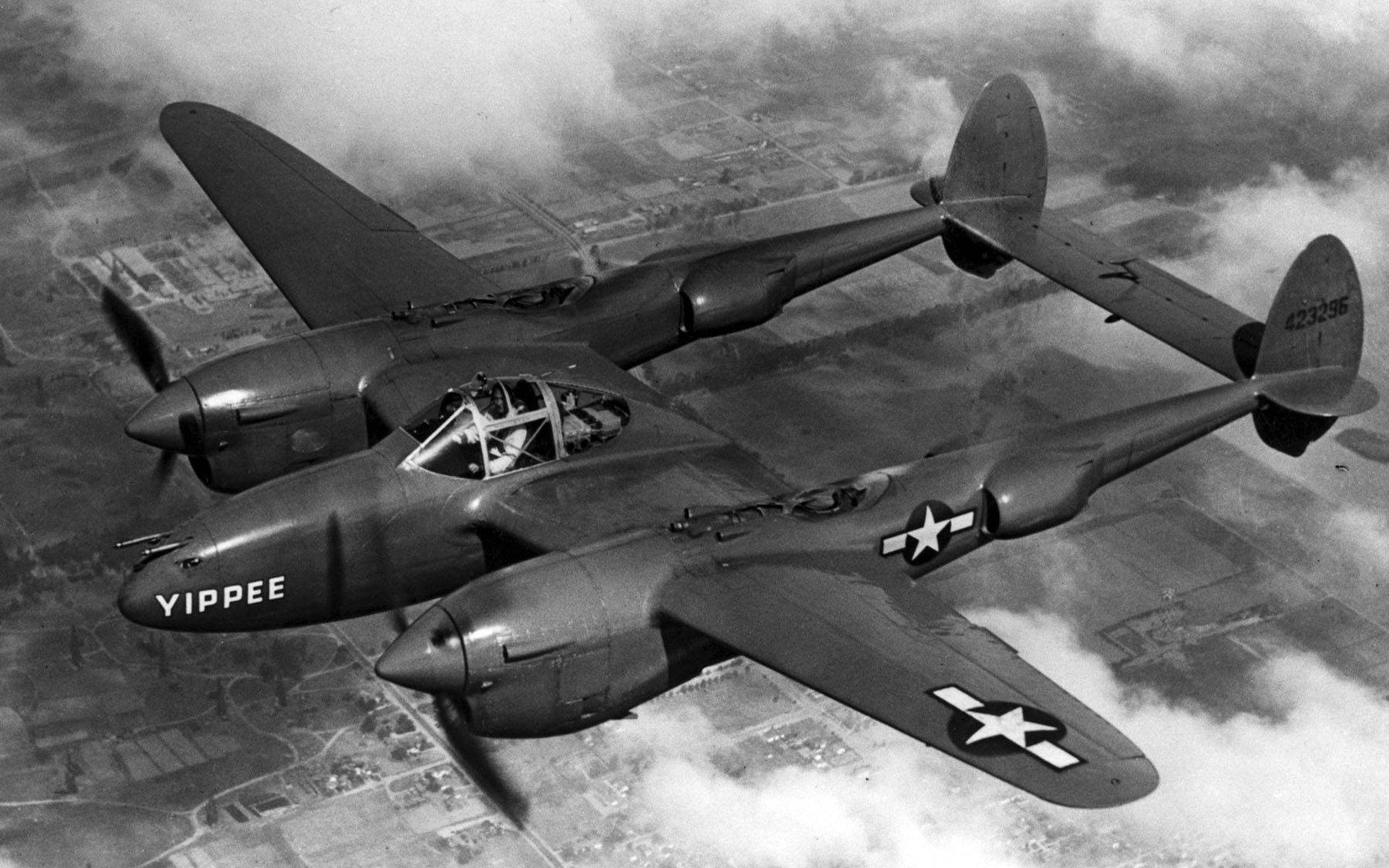 Lockheed P-38 Lightning Wallpapers