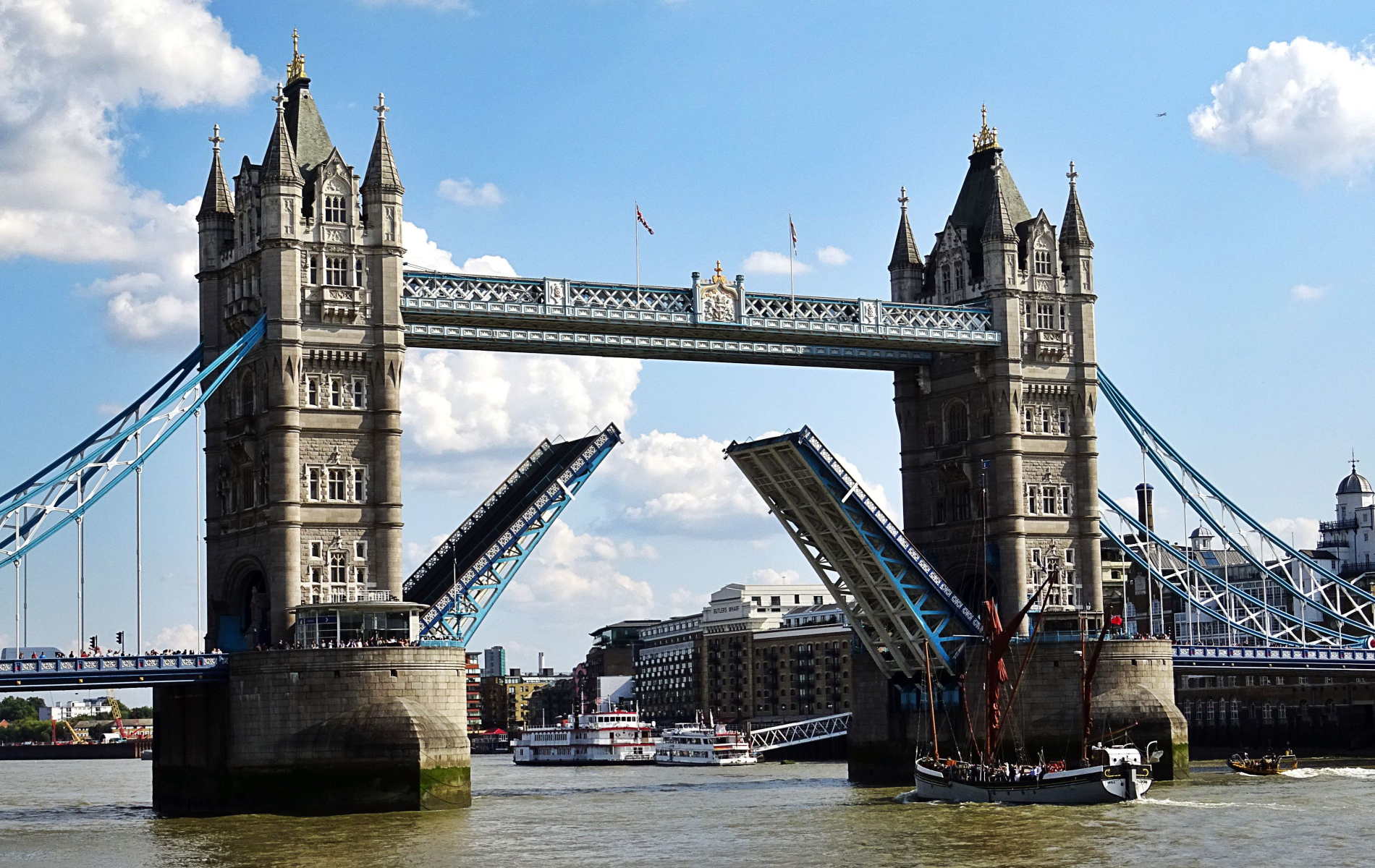 London Bridge Wallpapers