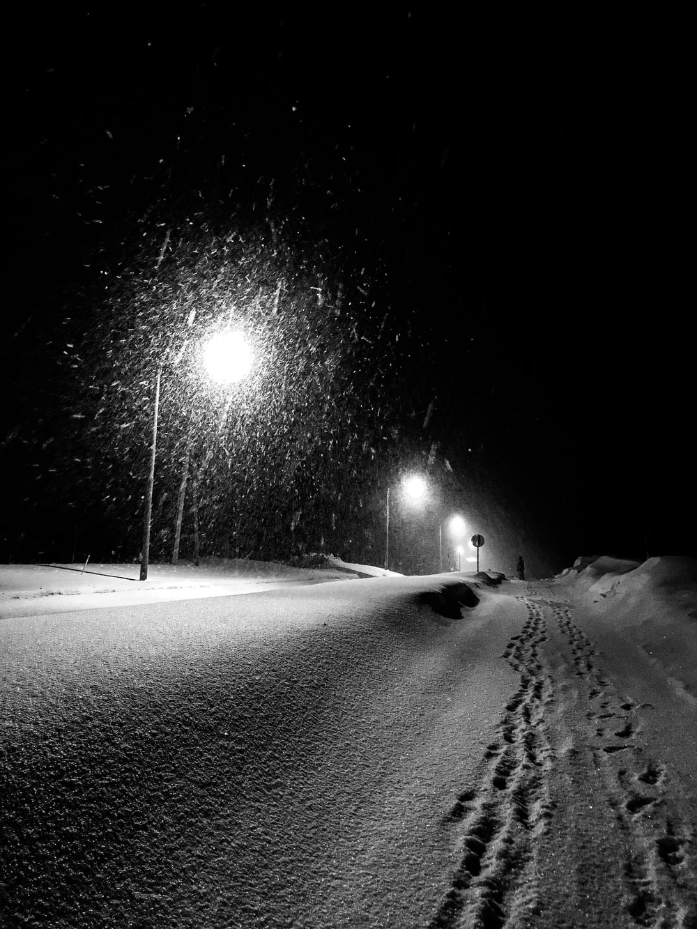 Lonely Street Lights Road Wallpapers