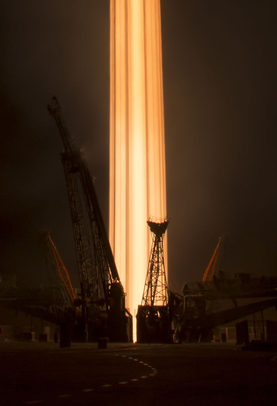 Long Exposure Of Rocket Launch Wallpapers