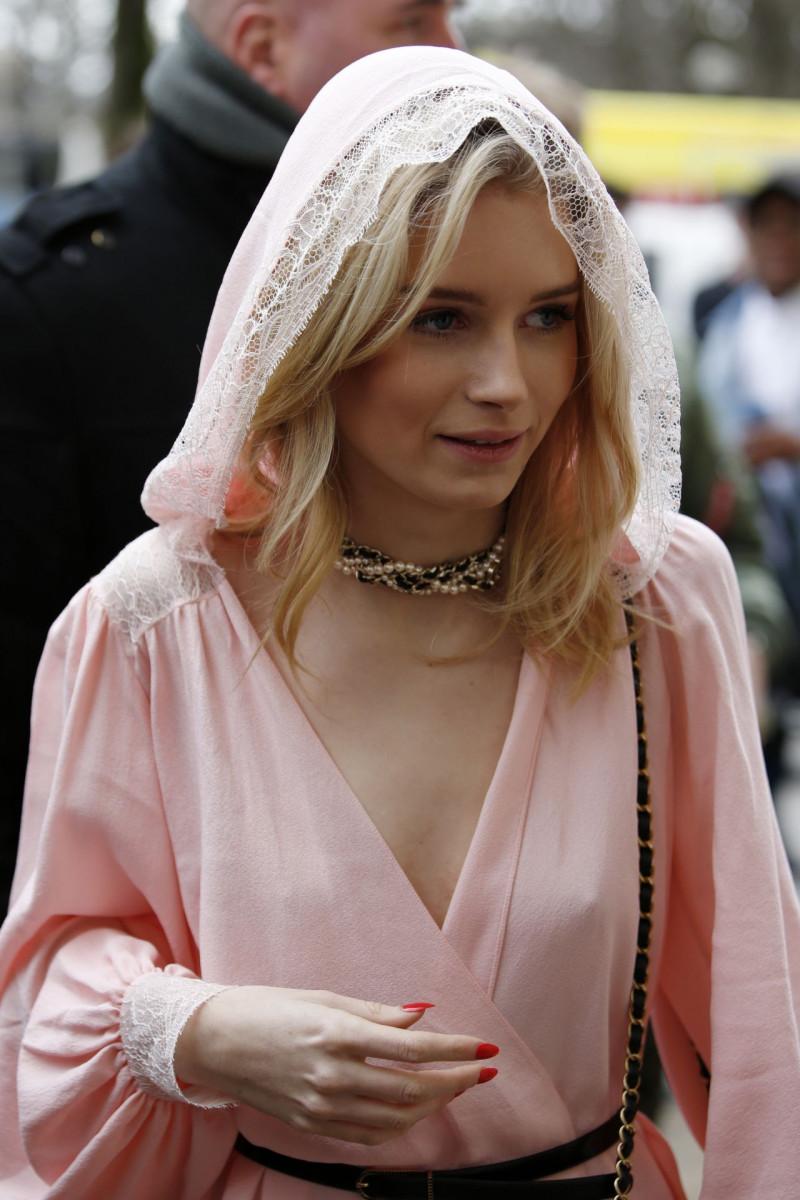 Lottie Moss Wallpapers